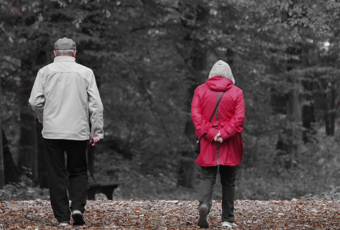 Jak dbać o dobrą kondycję seniora zimą?