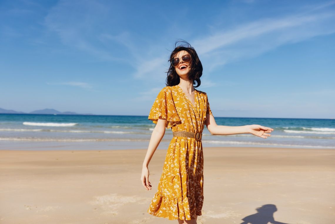 Jak powstają jakościowe sukienki? Kulisy produkcji w polskich pracowniach