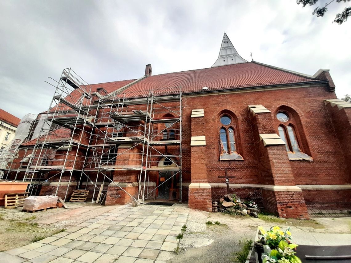 Jak przebiega remont kościoła parafialnego w Koźlu? ZDJĘCIA Jak przebiega remont kościoła parafialnego w Koźlu? ZDJĘCIA