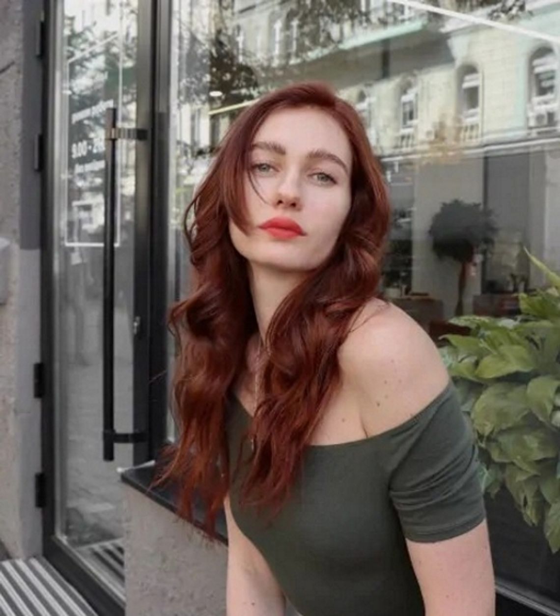 Jak przejść z ciemnego koloru na jasny bez zniszczenia włosów?