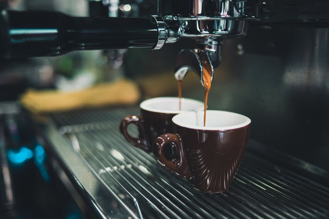 Jak zostać baristą i serwować pyszną kawę w najlepszym stylu? Odpowiadamy!