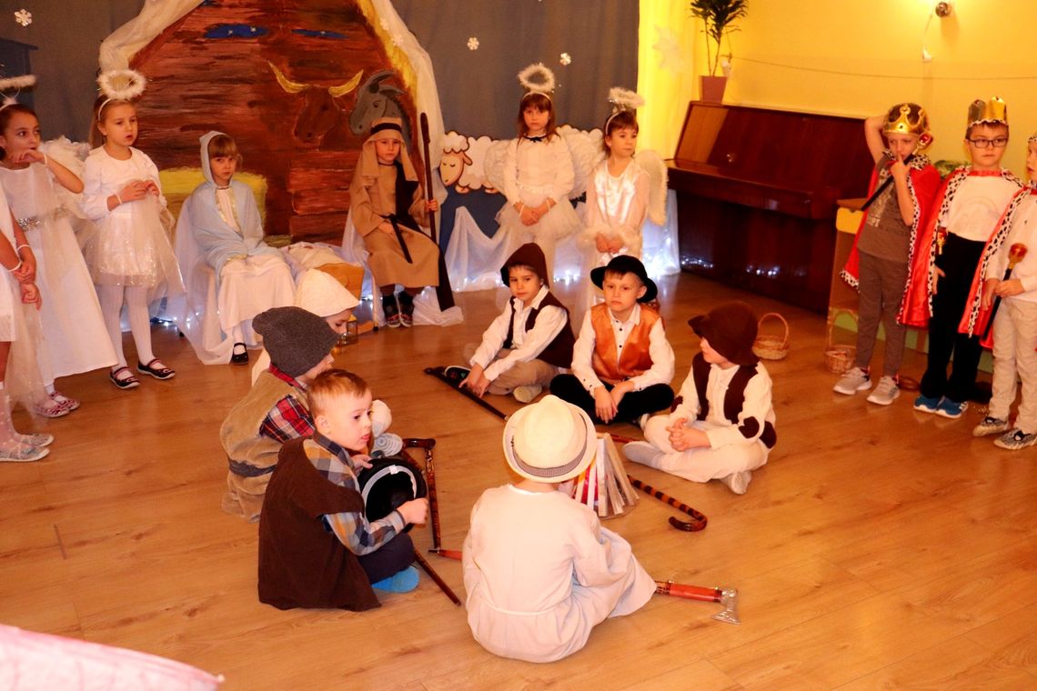 Jasełka w wykonaniu przedszkolaków. Seniorzy zachwyceni