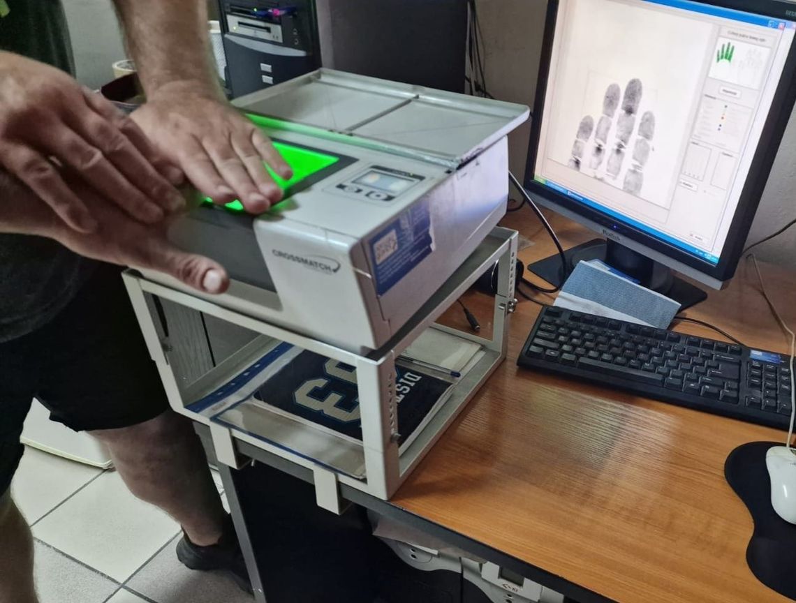 W BMW bez prawa jazdy, z narkotykami i poszukiwanym pasażerem