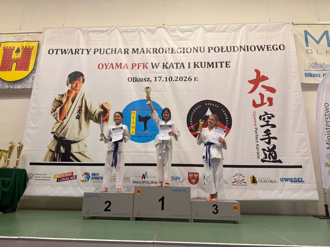 Jedenaście medali karateków KS Oyama Onyks w Olkuszu. ZDJĘCIA