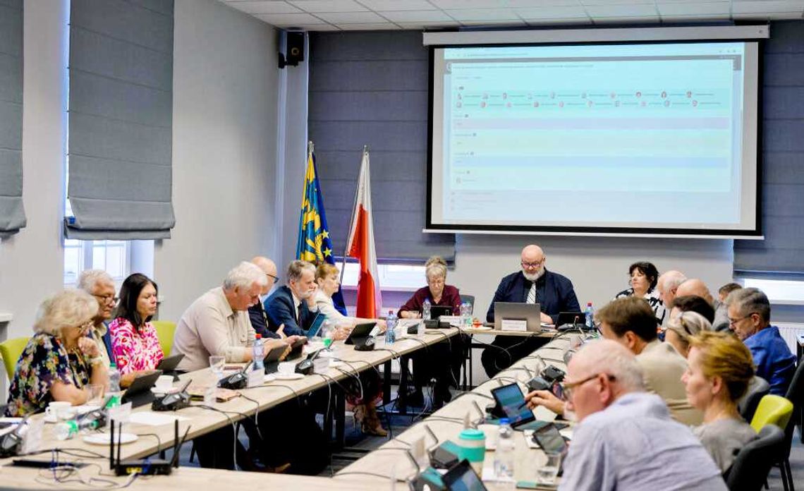 Jednogłośne absolutorium dla Zarządu Powiatu Kędzierzyńsko-Kozielskiego. ZDJĘCIA