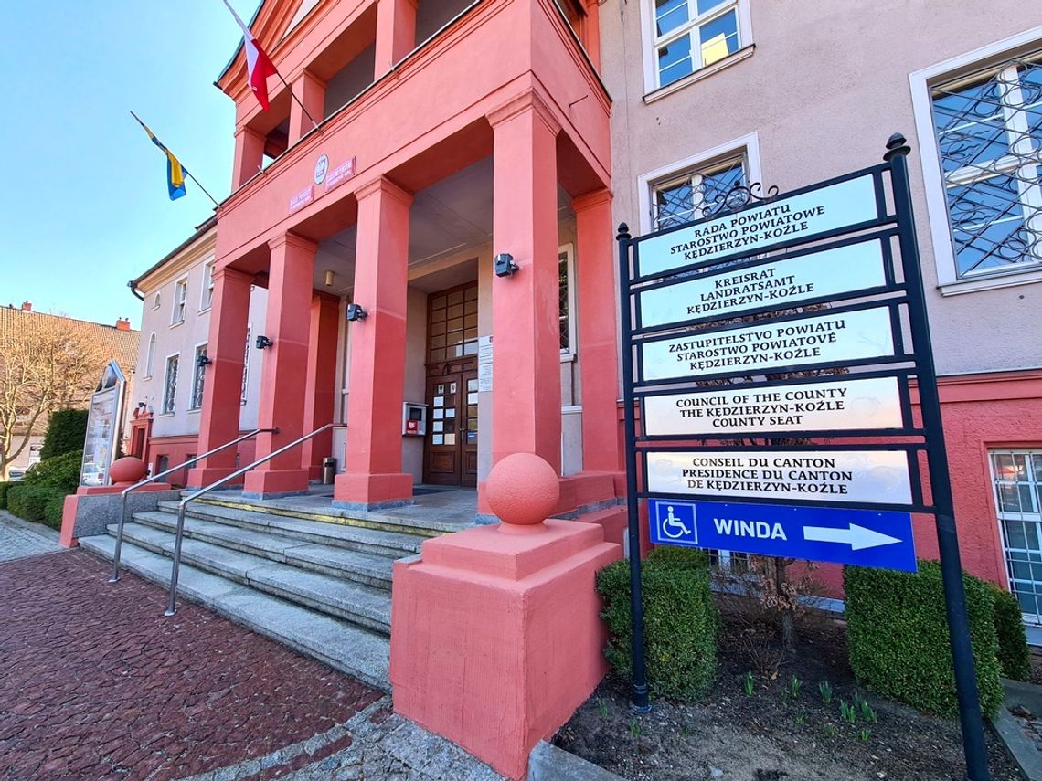 Jesteś chory? Starostwo prosi o kontakt telefoniczny i mailowy lub przyjście w maseczce Jesteś chory? Starostwo prosi o kontakt telefoniczny i mailowy lub przyjście w maseczce