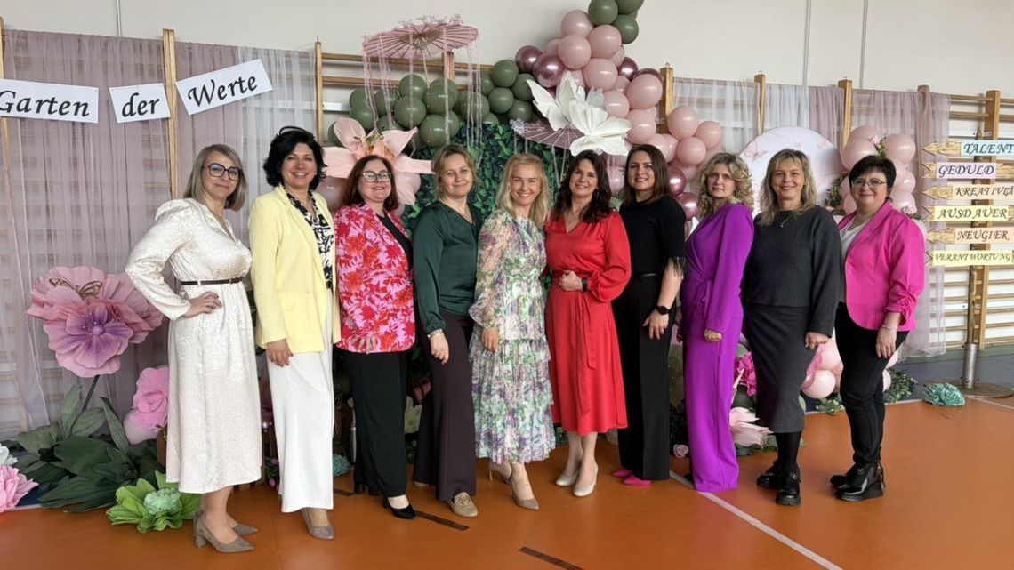 Jubileusz pełen wzruszeń i wspomnień. 30 lat Szkoły Podstawowej w Solarni. ZDJĘCIA