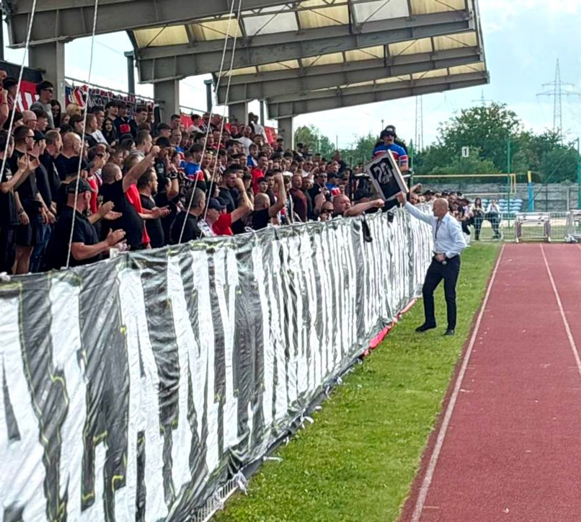 Jubileuszowy mecz z okazji 20-lecia reaktywacji Chemika Kędzierzyn. ZDJĘCIA Jubileuszowy mecz z okazji 20-lecia reaktywacji Chemika Kędzierzyn. ZDJĘCIA