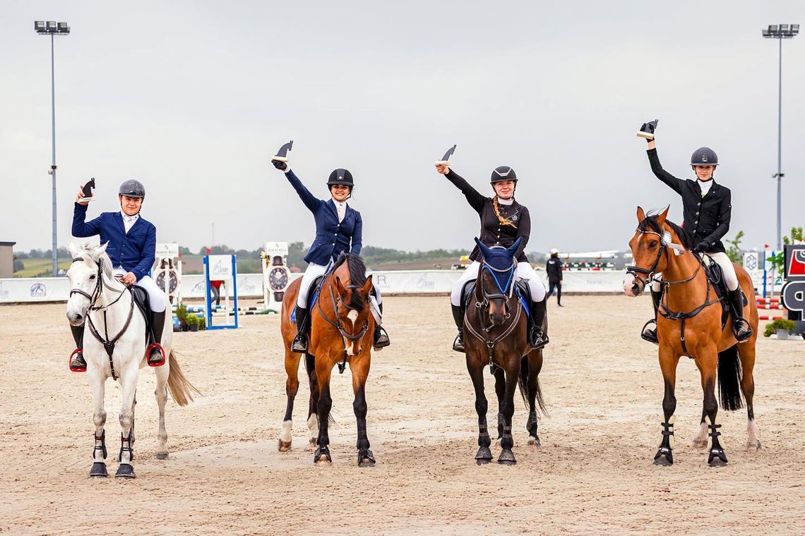 Julia Balawender ze złotym medalem Młodzieżowej Polskiej Ligi Jeździeckiej!
