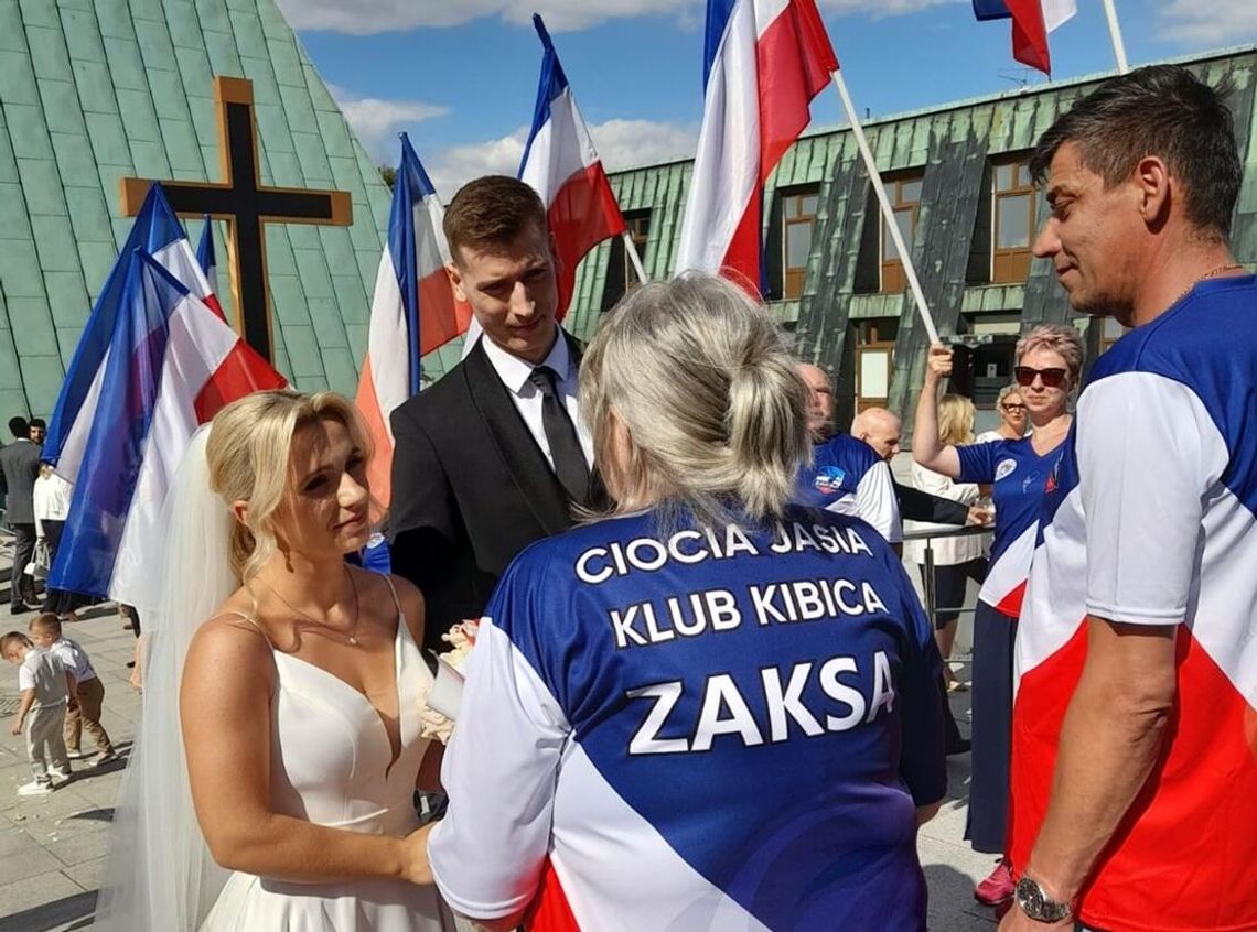 Kamil Semeniuk się żeni! Ślub w kościele w Kędzierzynie-Koźlu. ZDJĘCIA i FILM Kamil Semeniuk się żeni! Ślub w kościele w Kędzierzynie-Koźlu. ZDJĘCIA i FILM