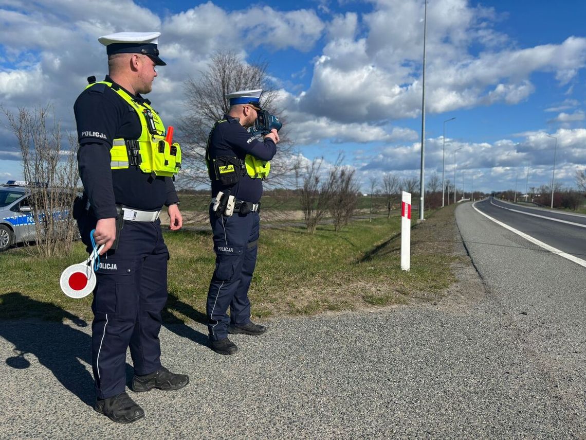 Kaskadowy pomiar prędkości na terenie powiatu kędzierzyńsko-kozielskiego. ZDJĘCIA Kaskadowy pomiar prędkości na terenie powiatu kędzierzyńsko-kozielskiego. ZDJĘCIA
