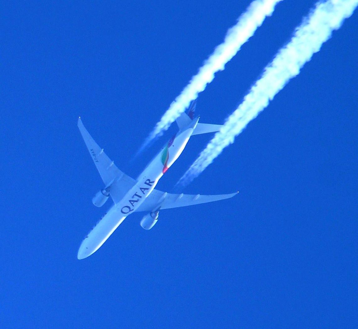 Katarski gigant nad Kędzierzynem. Na jego kadłubie symbolika piłkarskich MŚ