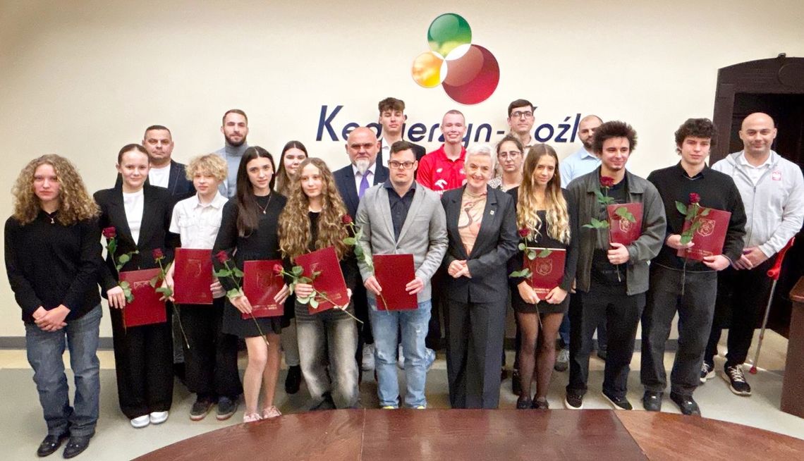 Kędzierzyn‑Koźle nagradza swoich sportowców. Stypendia przyznano 26 osobom Kędzierzyn‑Koźle nagradza swoich sportowców. Stypendia przyznano 26 osobom