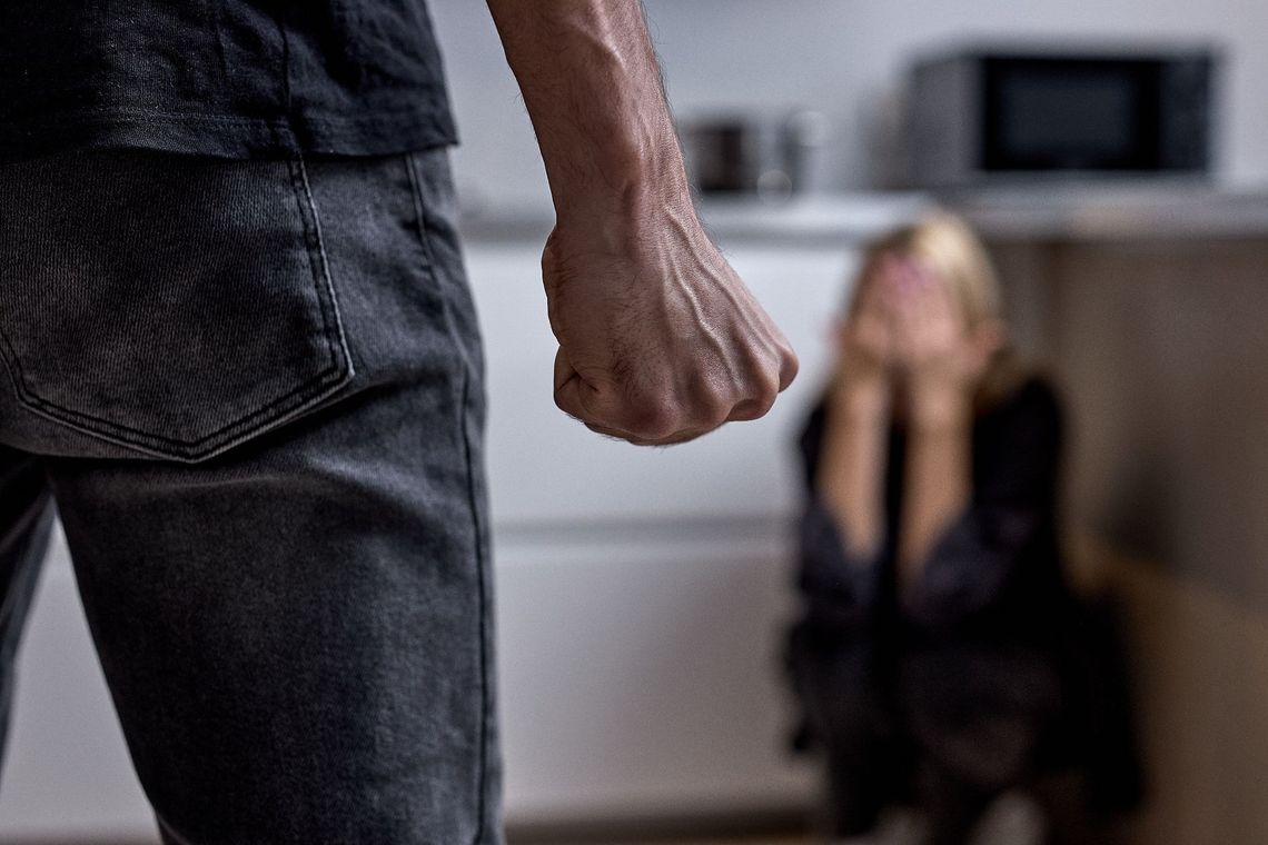 Kędzierzyn-Koźle: Przez 20 lat stosował przemoc psychiczną i fizyczną wobec żony i dwójki dzieci