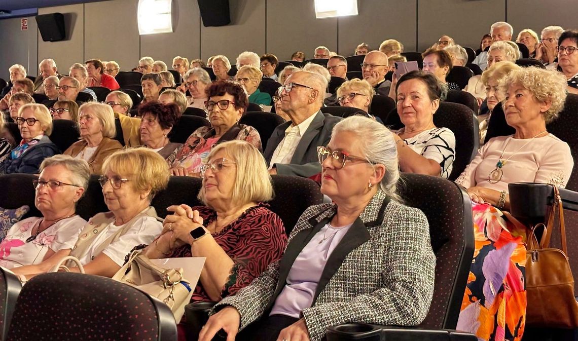 Kędzierzyński Uniwersytet Trzeciego Wieku rozpoczął kolejny rok akademicki. ZDJĘCIA Kędzierzyński Uniwersytet Trzeciego Wieku rozpoczął kolejny rok akademicki. ZDJĘCIA