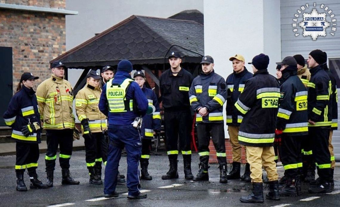 Kędzierzyńsko-kozielscy policjanci szkolą strażaków z ochotniczych straży pożarnych