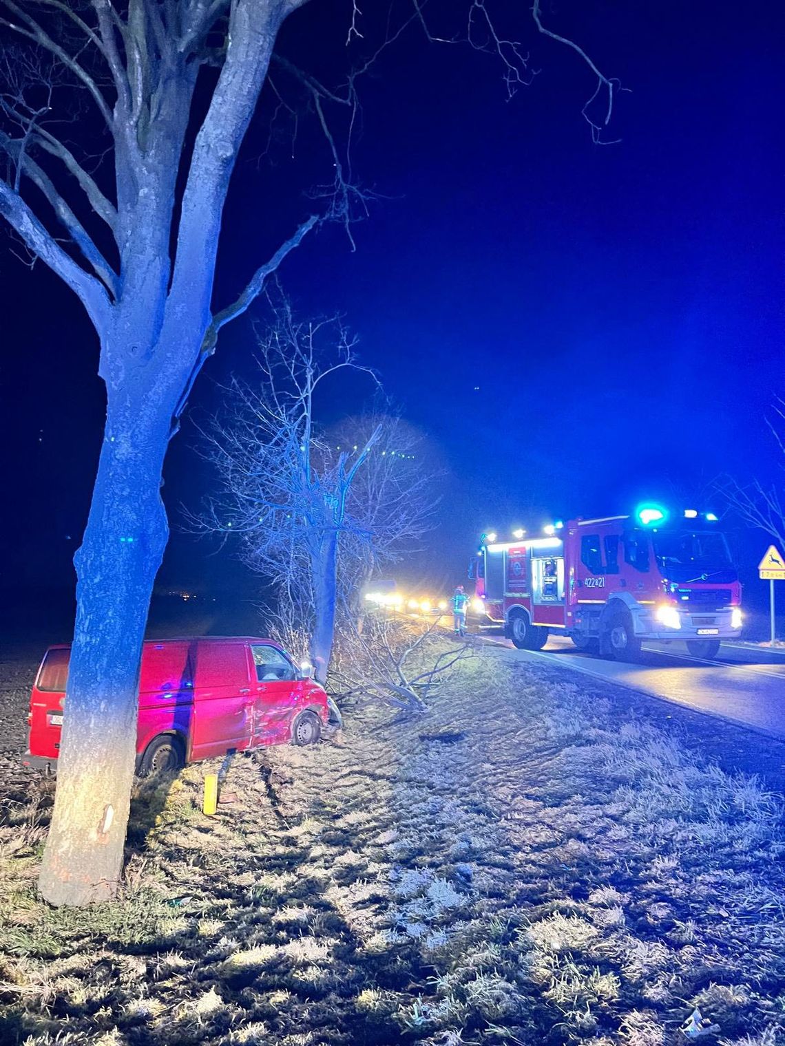 Kierowca Forda Galaxy nie ustąpił pierwszeństwa. Policja podała przyczyny wypadku na DK38