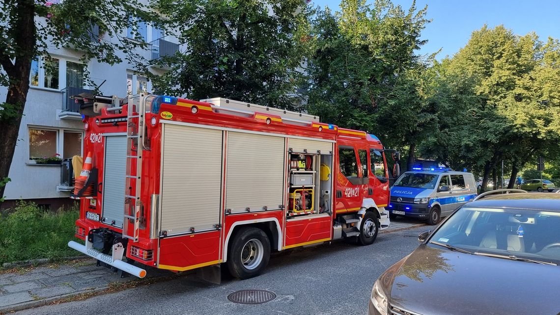 Kobieta na balkonie wzywała pomocy. Interweniowały służby ratunkowe Kobieta na balkonie wzywała pomocy. Interweniowały służby ratunkowe