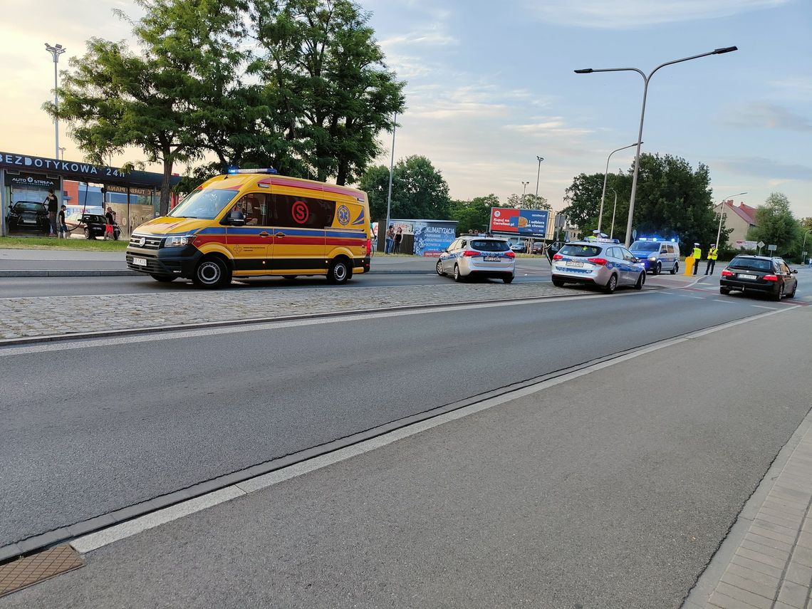 Kobieta potrącona na przejściu dla pieszych trafiła do szpitala Kobieta potrącona na przejściu dla pieszych trafiła do szpitala
