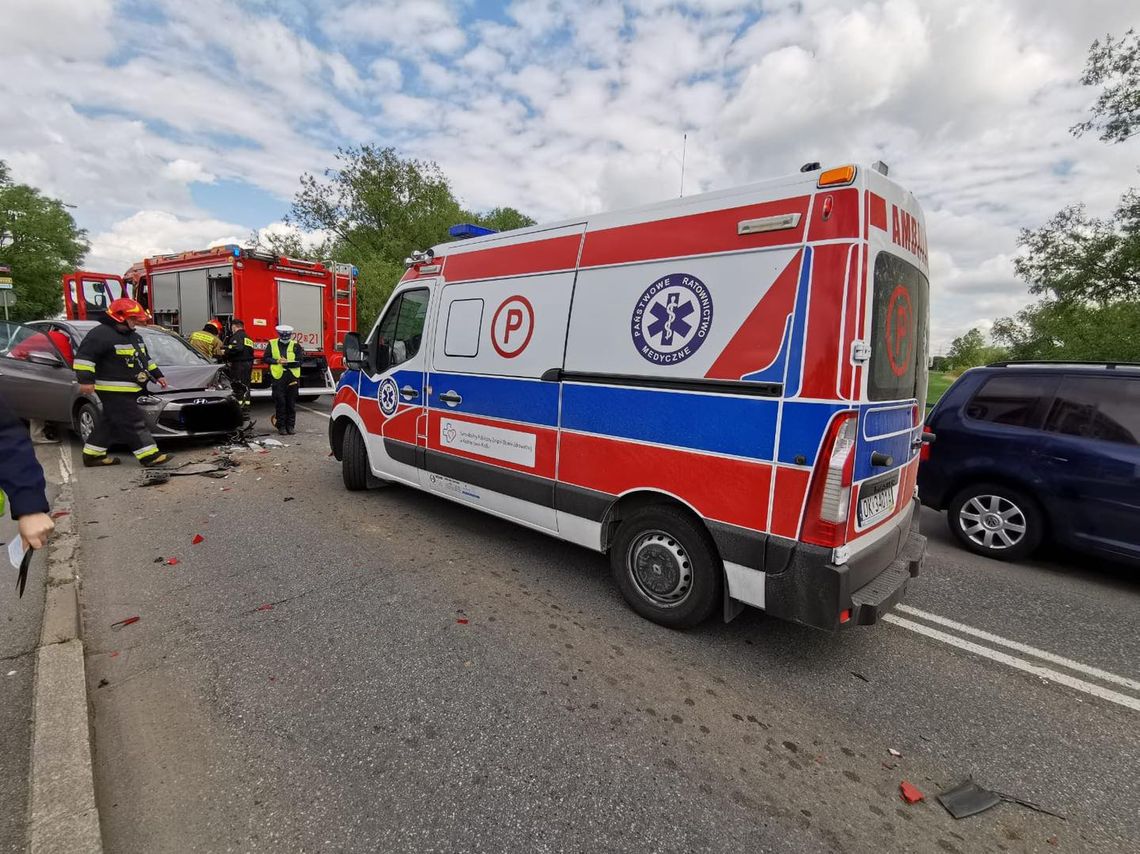 Kobieta ranna w wypadku obok ronda Milenijnego trafiła do szpitala
