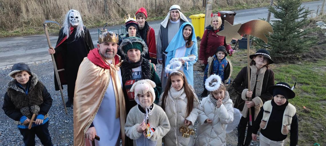 Kolędnicy odwiedzili mieszkańców Większyc. ZDJĘCIA Kolędnicy odwiedzili mieszkańców Większyc. ZDJĘCIA