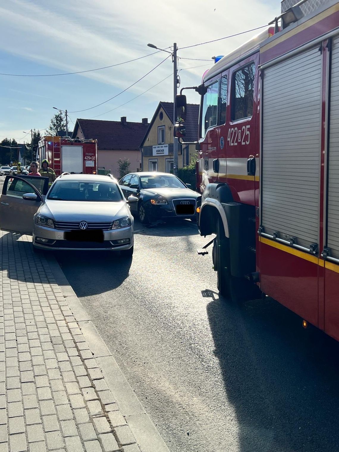 Kolizja audi i volkswagena w Większycach. W jednym samochodzie podróżowało niemowlę