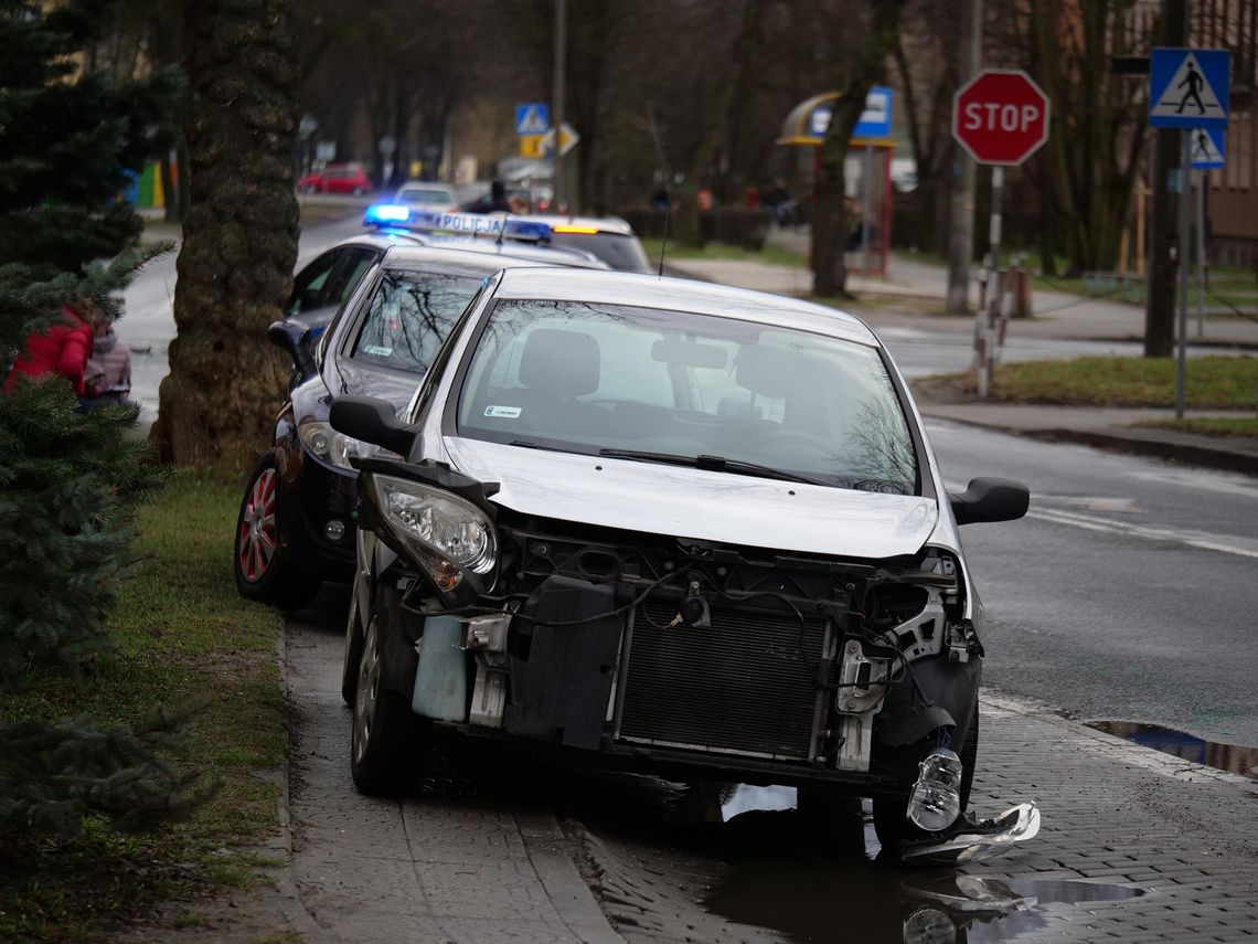 Kolizja dwóch osobówek w Śródmieściu