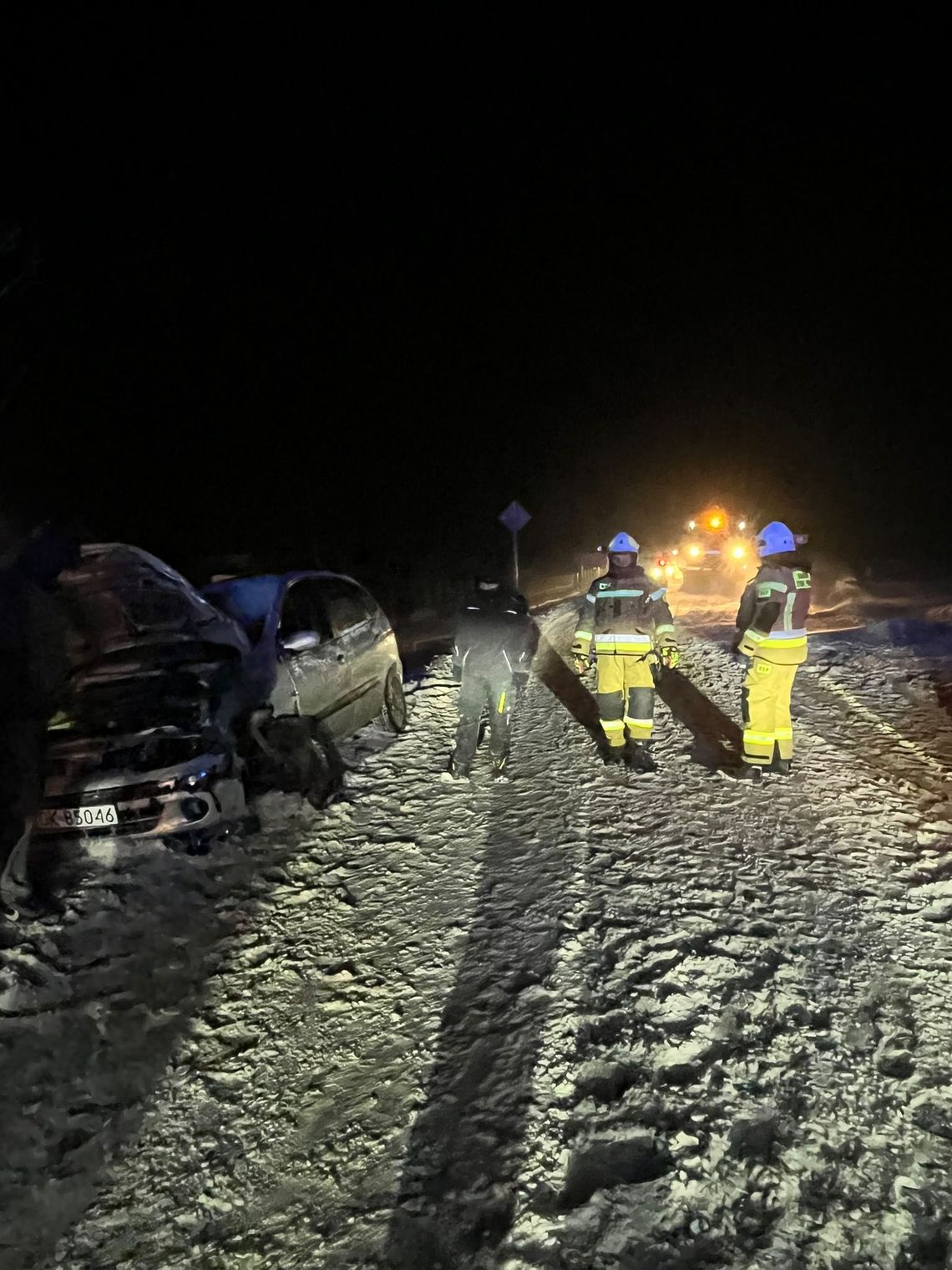 Kolizja dwóch samochodów osobowych w Pawłowiczkach. ZDJĘCIA Kolizja dwóch samochodów osobowych w Pawłowiczkach. ZDJĘCIA