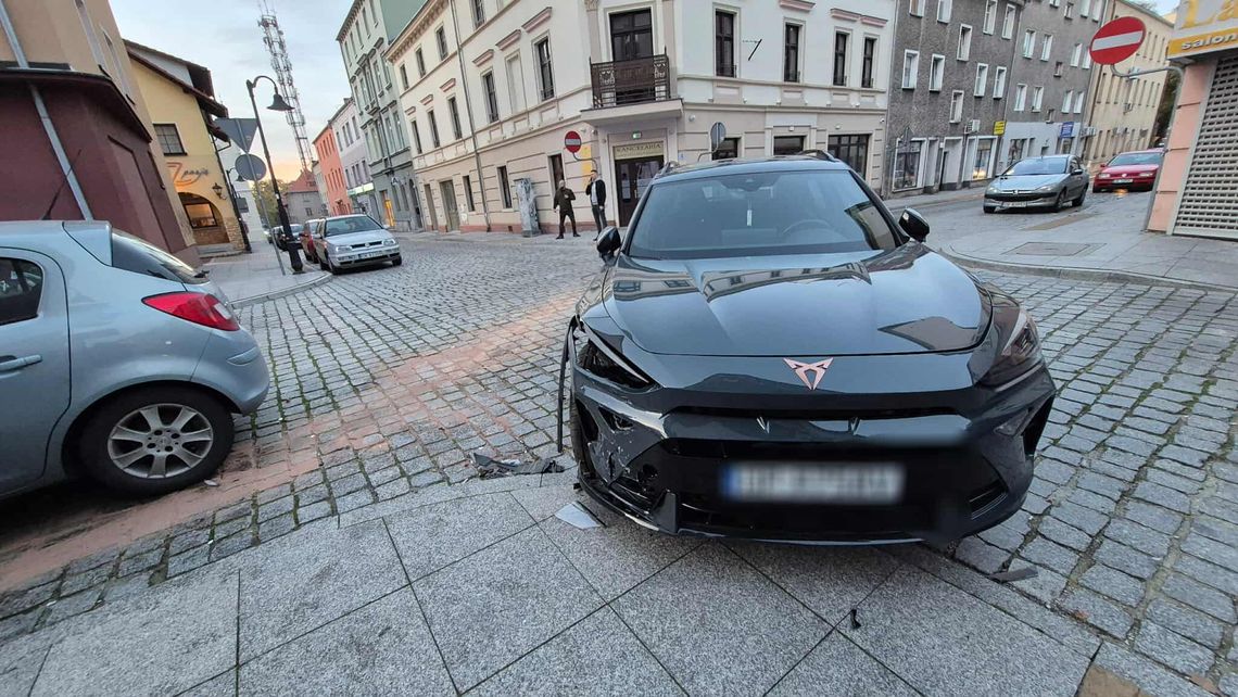 Kolizja w Koźlu. Kierowca opla nie ustąpił pierwszeństwa Kolizja w Koźlu. Kierowca opla nie ustąpił pierwszeństwa