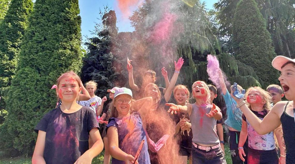Kolorowy finał lata, czyli kulturalne zakończenie wakacji w Reńskiej Wsi Kolorowy finał lata, czyli kulturalne zakończenie wakacji w Reńskiej Wsi
