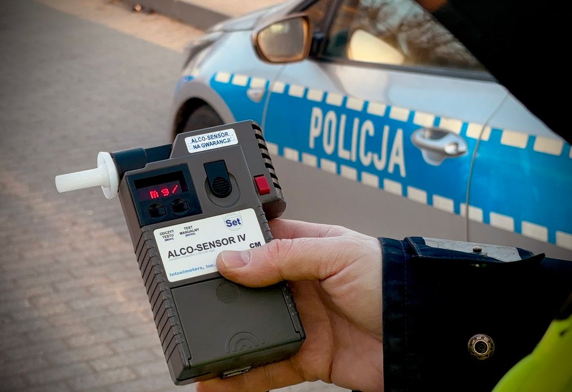 Kolumbijczyk tłumaczył, że przed snem wypił 1,5 piwa. Podczas kontroli wydmuchał pół promila. Kolumbijczyk tłumaczył, że przed snem wypił 1,5 piwa. Podczas kontroli wydmuchał pół promila.