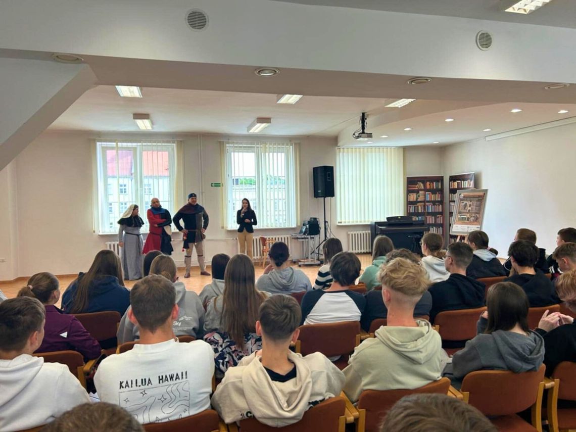 "Królewski Krok", czyli taneczne podróże w czasie! ZDJĘCIA