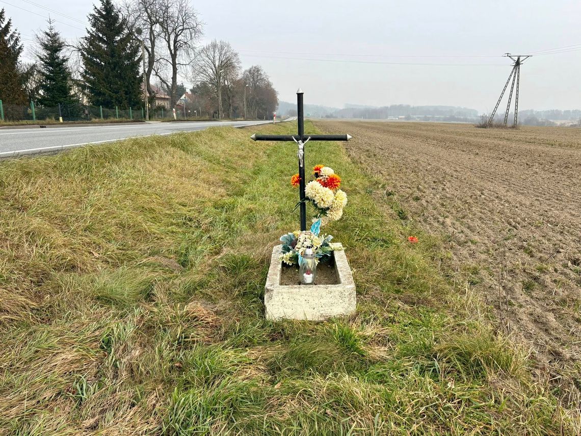 Kto spoczywa w bezimiennym grobie w Łanach? Teorii jest kilka. ZDJĘCIA