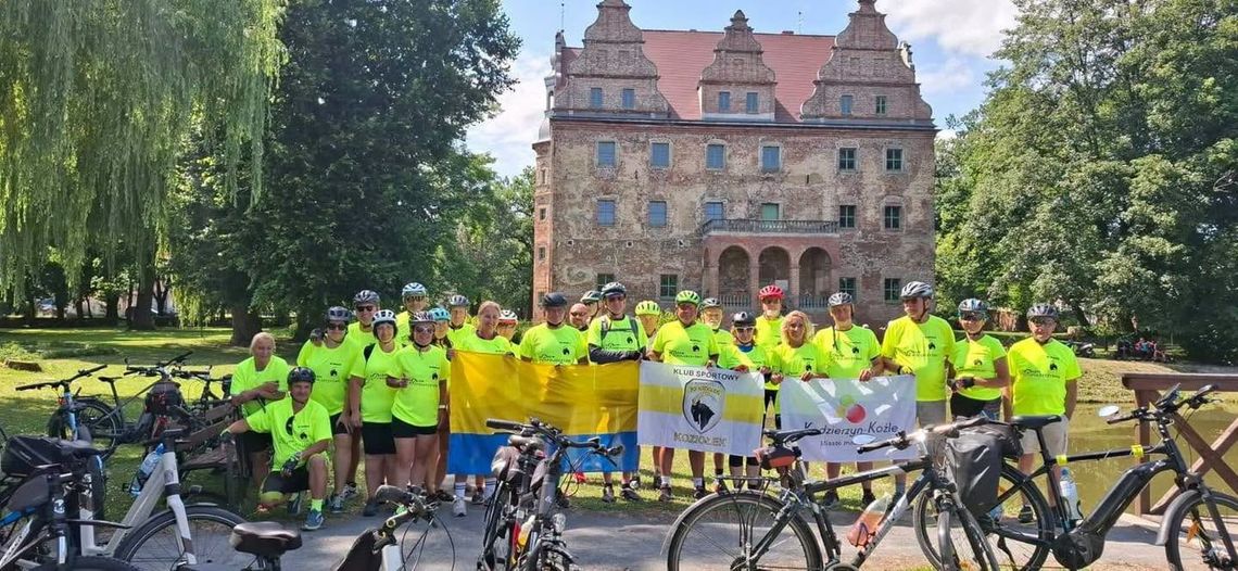 Legenda wskoczyła na trasę, a rowerzyści ruszyli jej śladem. ZDJĘCIA