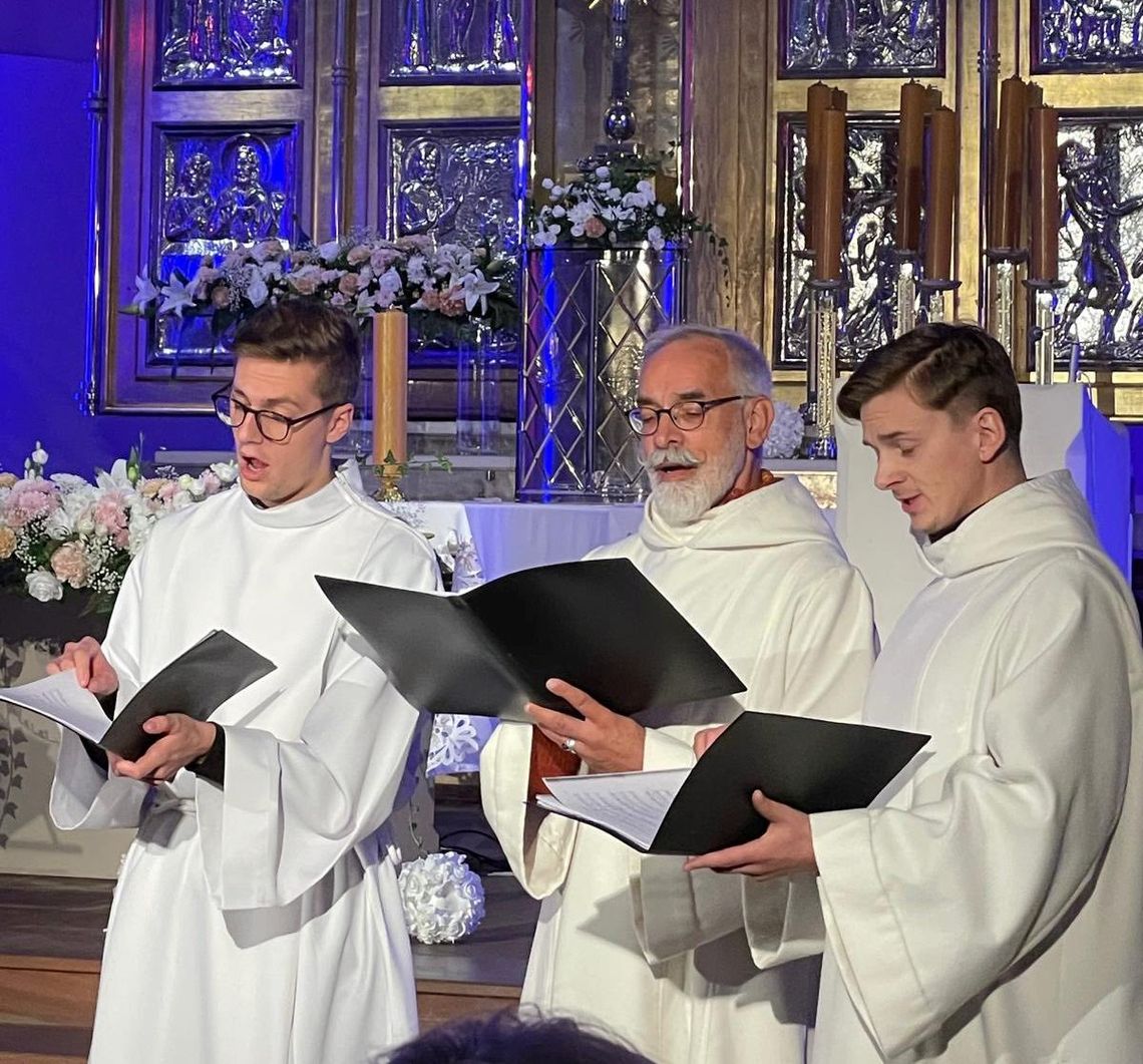 Magia średniowiecznych dźwięków ponownie wypełniła wnętrza kozielskiej świątyni. ZDJĘCIA Magia średniowiecznych dźwięków ponownie wypełniła wnętrza kozielskiej świątyni. ZDJĘCIA