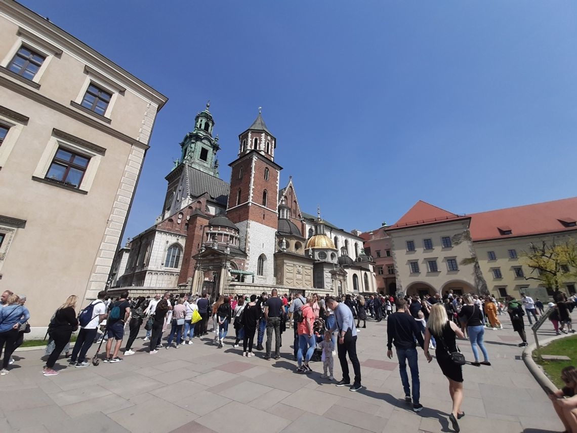 Majówka pod znakiem wycieczek z MZK. ZDJĘCIA