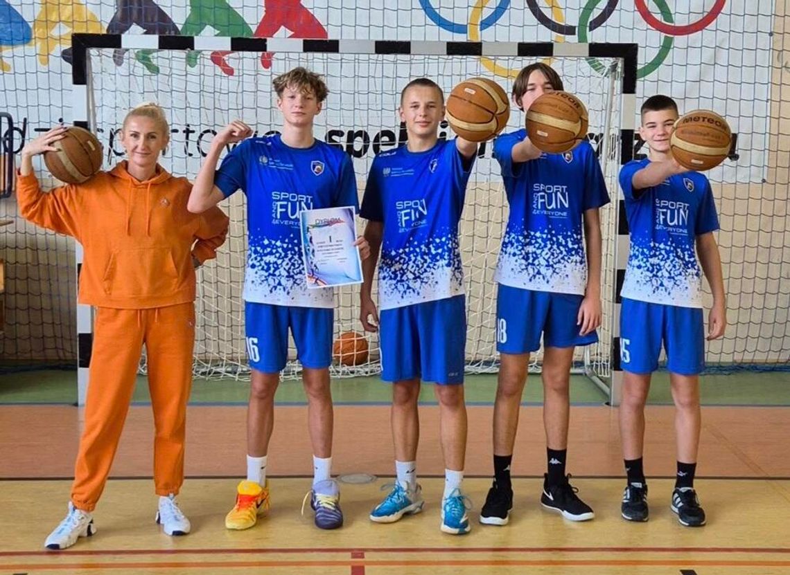 Medaliści mistrzostw powiatu w koszykówce trzech na trzech Medaliści mistrzostw powiatu w koszykówce trzech na trzech