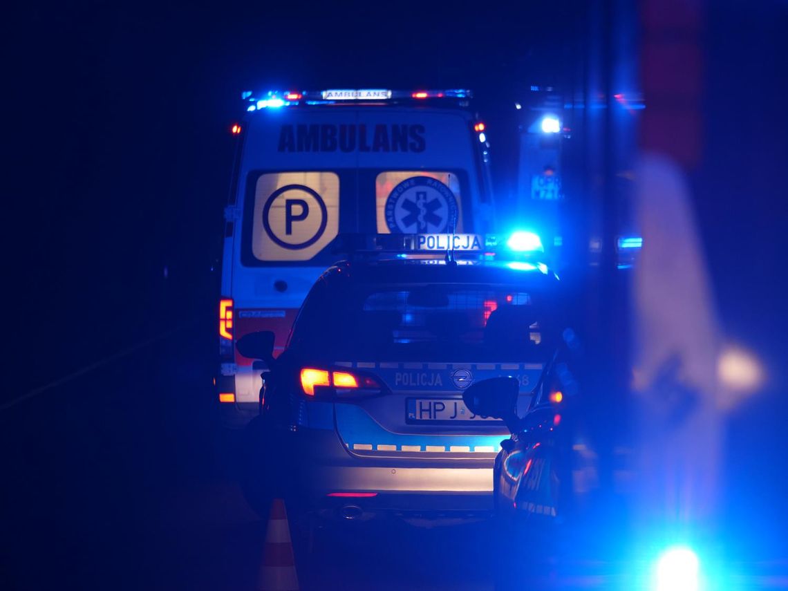 Mężczyzna zamknięty we własnym mieszkaniu wymagał pilnej pomocy medycznej