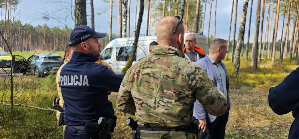 Mężczyzna znalazł drona w lesie. Na miejscu strażacy z Kędzierzyna-Koźla