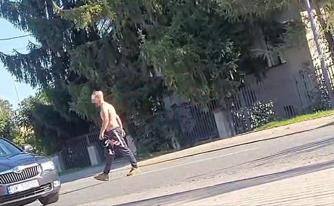 Miał grozić, że zabije mieszkańców. 33-latek zatrzymany w Koźlu po kolejnej interwencji policji Miał grozić, że zabije mieszkańców. 33-latek zatrzymany w Koźlu po kolejnej interwencji policji