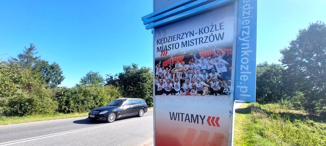 Miasto Mistrzów wita! Siatkarze ZAKSY na znakach wjazdowych do Kędzierzyna-Koźla