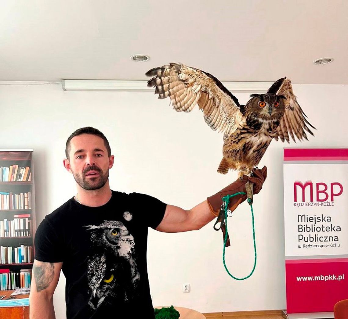 Miejską Bibliotekę Publiczną w Kędzierzynie-Koźlu odwiedziły sowy. ZDJĘCIA