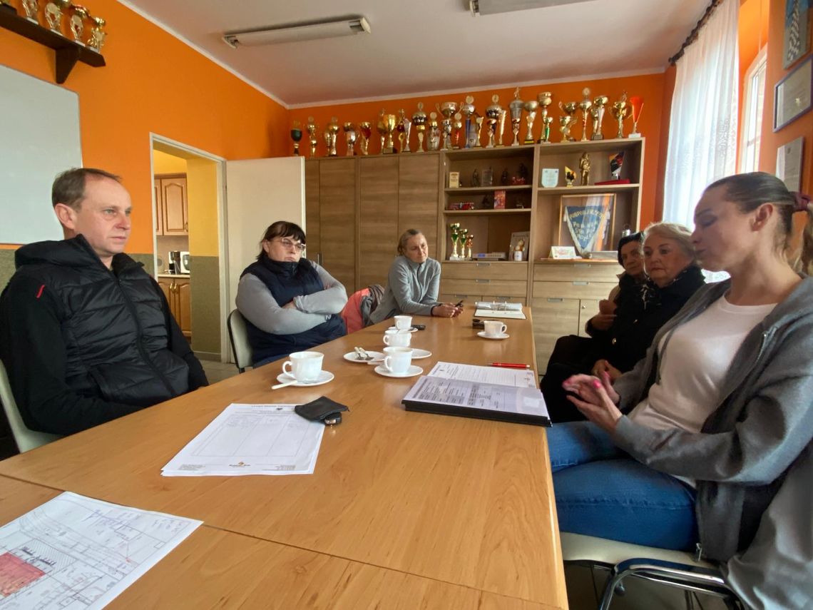 Mieszkańcy podpowiadali, jak ma wyglądać nowe boisko dla dzieci. ZDJĘCIA