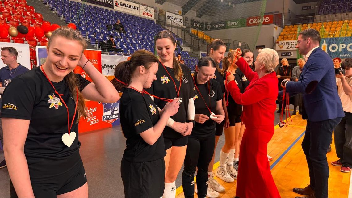 Miłość do siatkówki wygrała. Turniej walentynkowy w Kędzierzynie-Koźlu. ZDJĘCIA