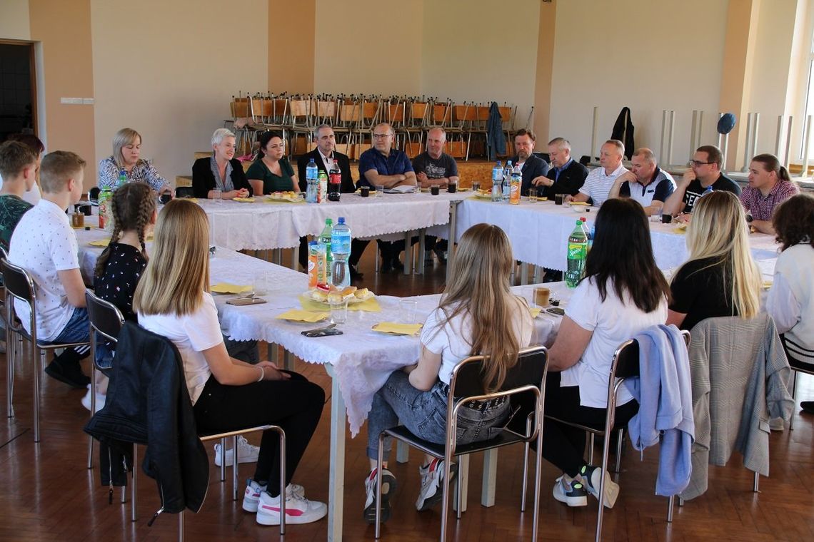 Młode pokolenie z osiedla Cisowa daje dobry przykład Młode pokolenie z osiedla Cisowa daje dobry przykład