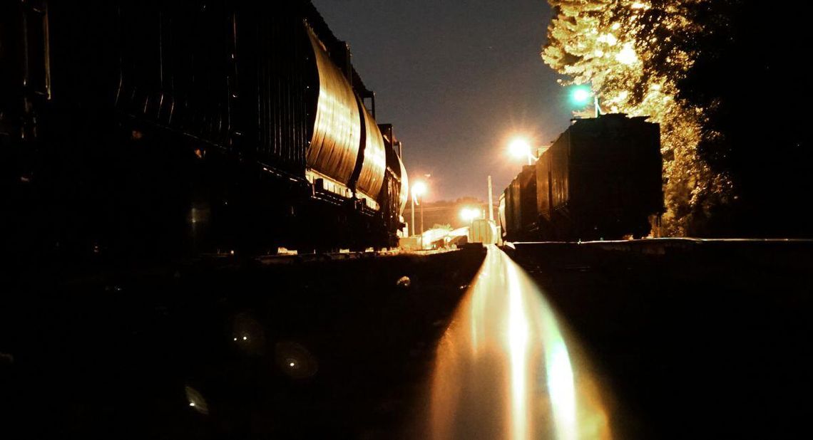 Młody mężczyzna miał wtargnąć pod pociąg. Zginął na miejscu Młody mężczyzna miał wtargnąć pod pociąg. Zginął na miejscu