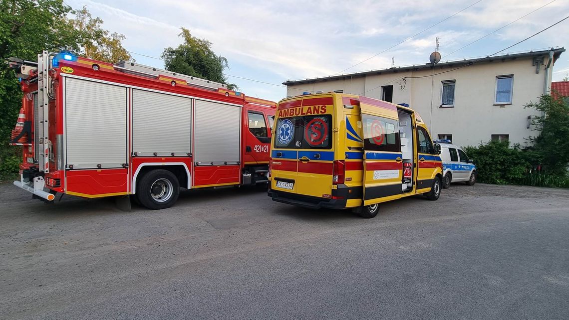 Młody mężczyzna zatruł się chemikaliami we własnym domu Młody mężczyzna zatruł się chemikaliami we własnym domu