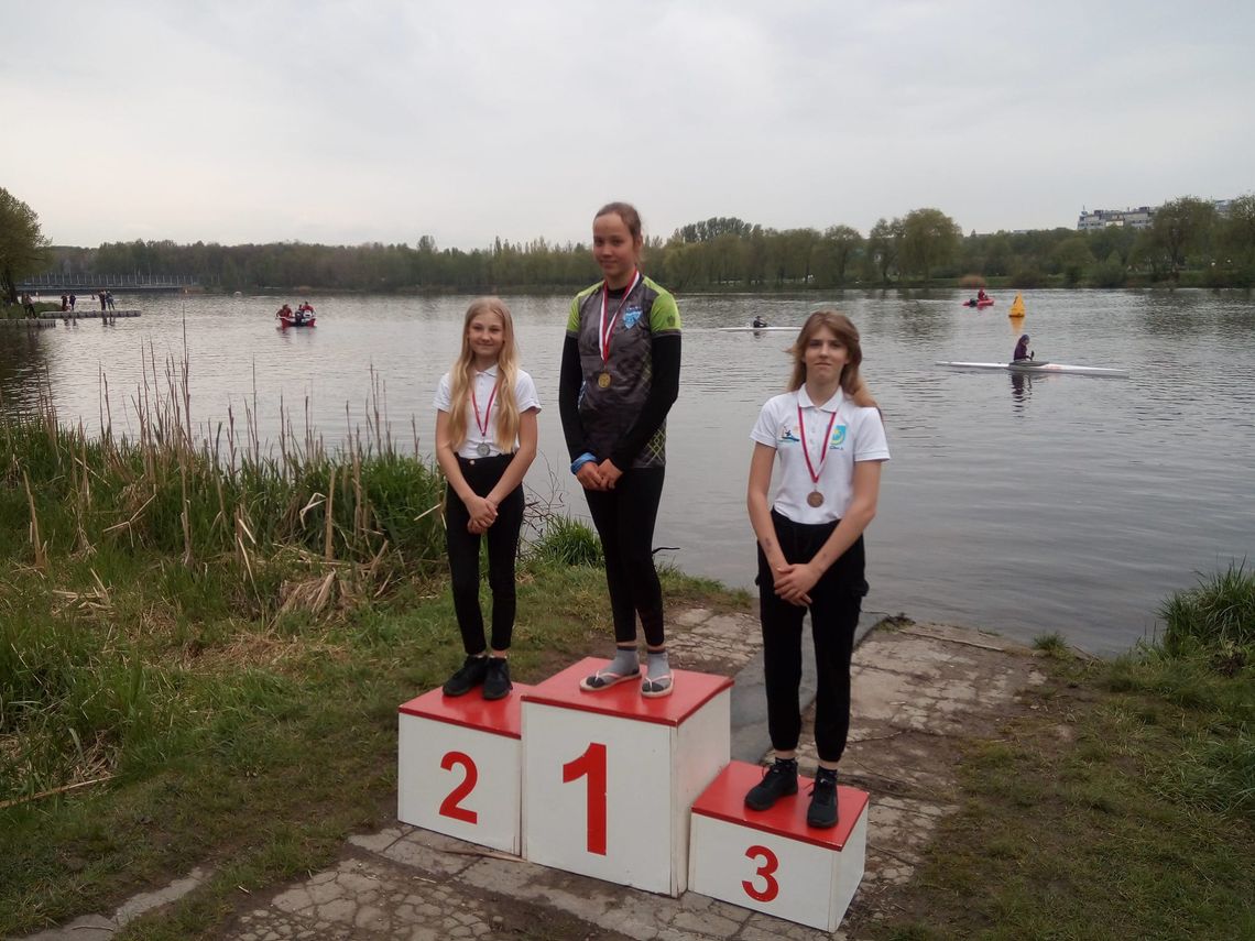 Młodzi kajakarze z Kędzierzyna-Koźla zdobyli kolejne dwa złote medale Młodzi kajakarze z Kędzierzyna-Koźla zdobyli kolejne dwa złote medale