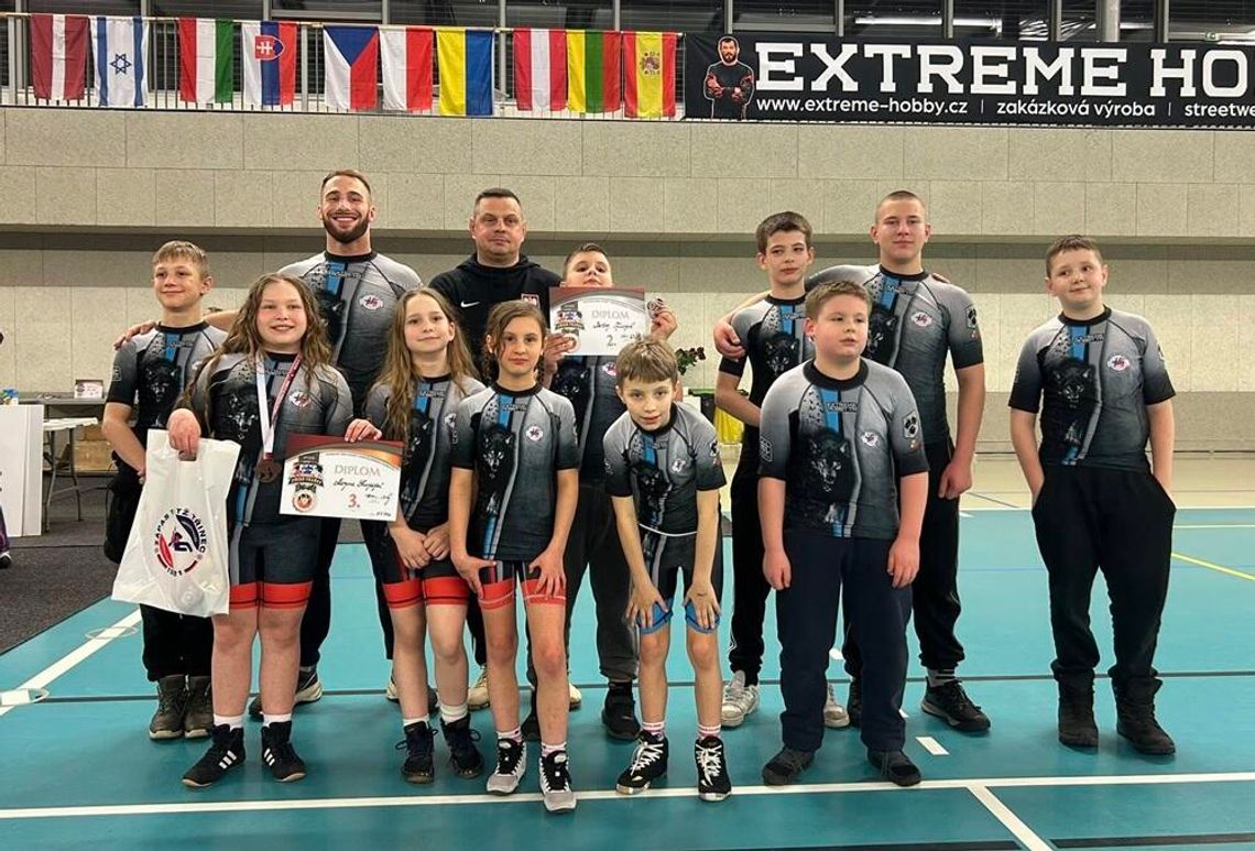 Młodzi zapaśnicy UKS-u Olimpijczyk z medalami w Czechach Młodzi zapaśnicy UKS-u Olimpijczyk z medalami w Czechach