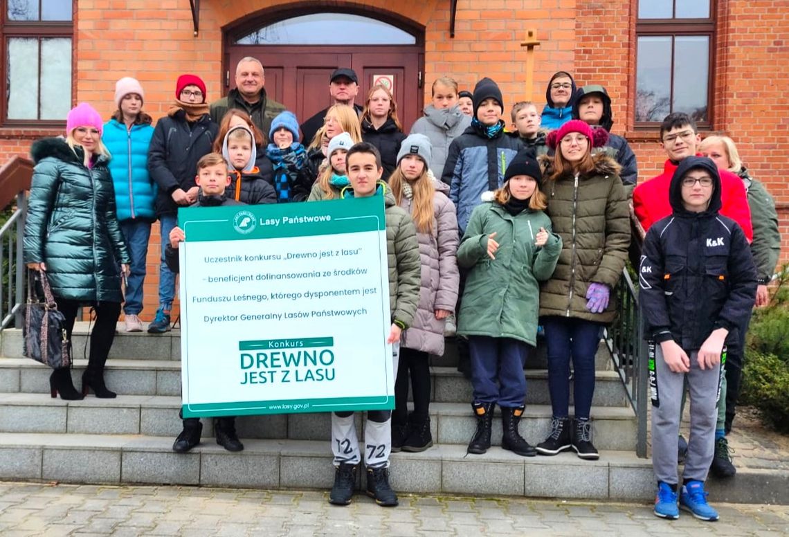 Młodzież ze Starej Kuźni wśród laureatów konkursu „Drewno jest z lasu” Młodzież ze Starej Kuźni wśród laureatów konkursu „Drewno jest z lasu”
